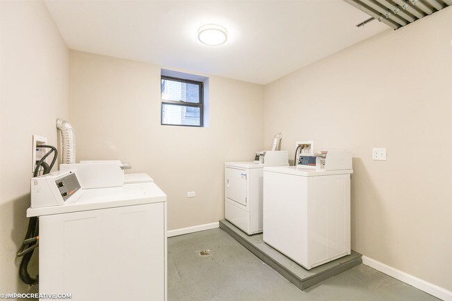 Building Photo - 2 br, 1 bath Apartment - 1010 S 1st Ave 303