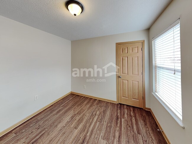 Building Photo - 6213 Home Park Dr