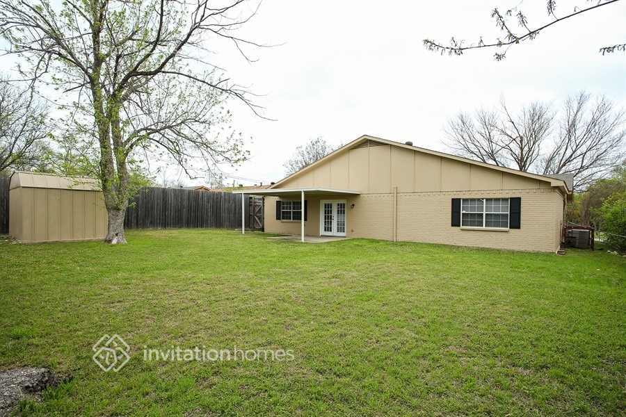 Building Photo - 807 Ross Ln