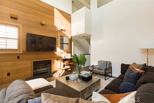 Building Photo - 615 7th St