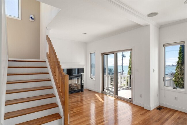 Building Photo - 141 Grovers Ave