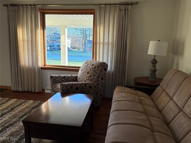 Building Photo - 168 Valley View Dr