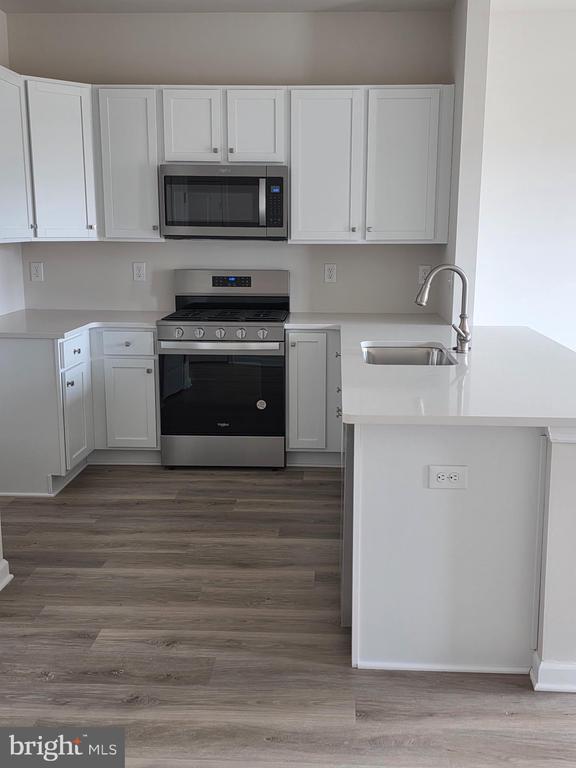 Building Photo - 57 Alexander Wy