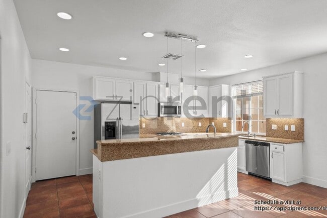 Building Photo - 207 Barcelona Dr