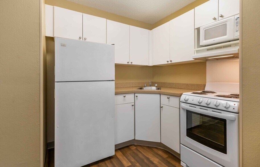 Building Photo - Furnished Studio-Washington, D.C. - Gaithersburg - South