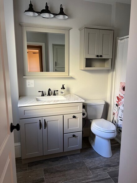 Building Photo - 24 Waterman St