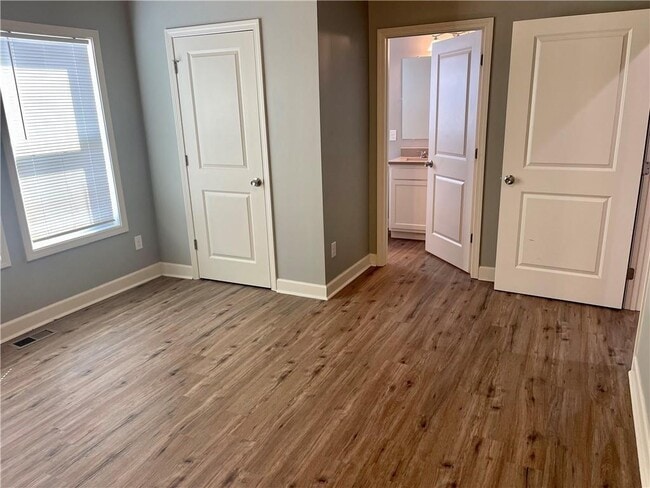 Building Photo - 1155 Lucile Ave SW