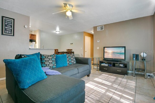 Building Photo - 5986 Westgate Dr