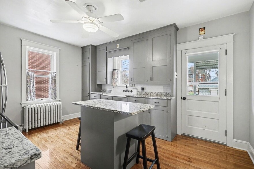 Building Photo - 144 Seminary Ave