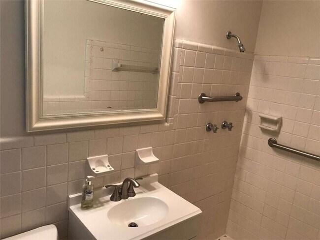 Building Photo - 1321 Mary Dale Dr SW