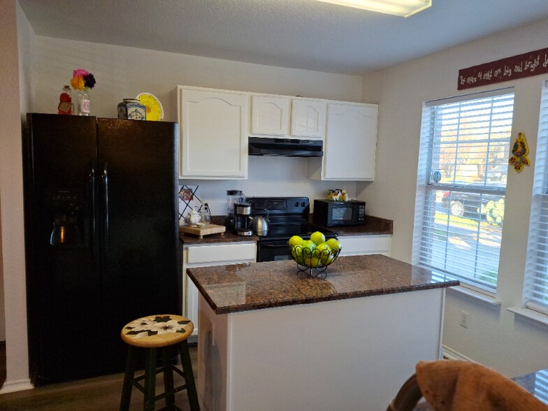 Building Photo - 2014 Mission Eagle