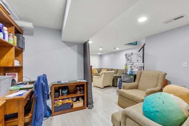 Building Photo - 32 Cameron Ave