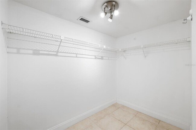Building Photo - 138 1st St E