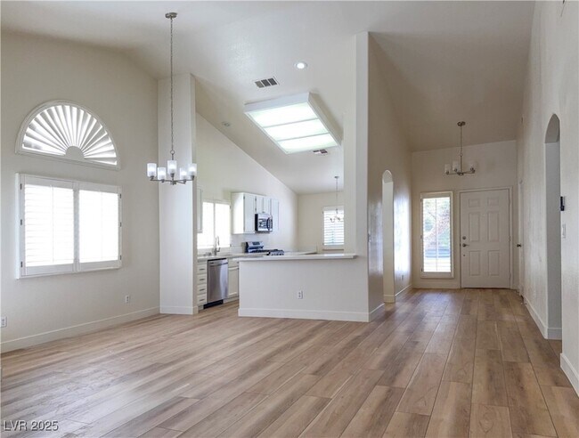 Building Photo - 1738 Navarre Ln