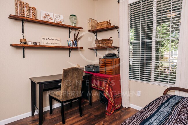 Building Photo - Spacious Home in the Lincoln Crossing Community, walking distance to Lincoln Crossing Elementary