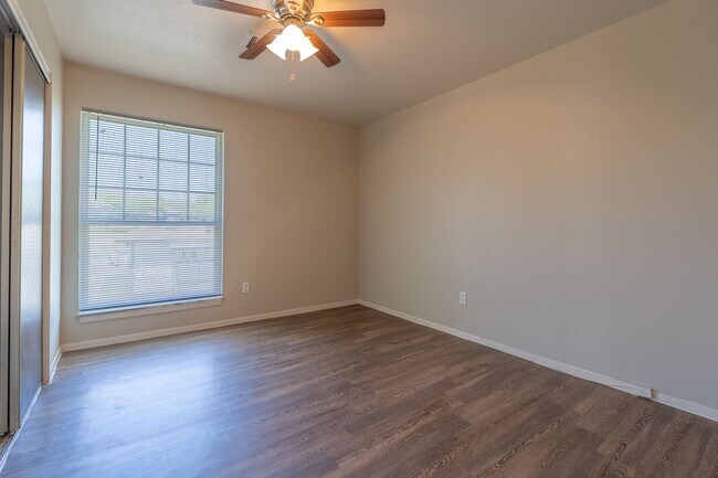 Building Photo - Crestridge Apartments