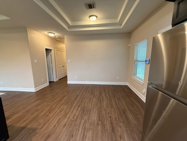 Building Photo - 6125 Rollins St