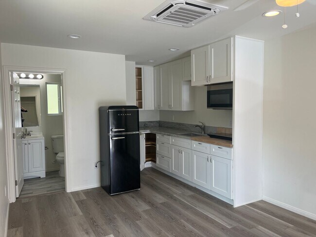 Building Photo - EGAN STREET TRIPLEX