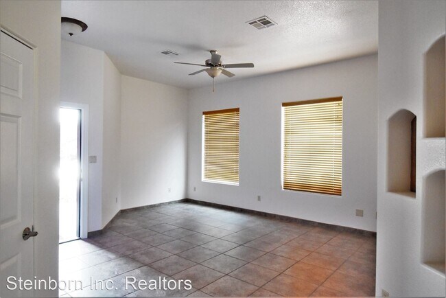 Building Photo - 3 br, 2 bath House - 2552 Los Misioneros