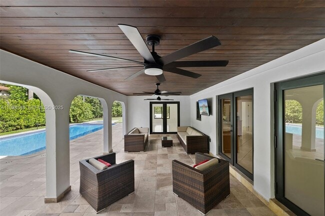 Building Photo - 743 Aledo Ave