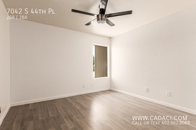Building Photo - 7042 S 44th Pl