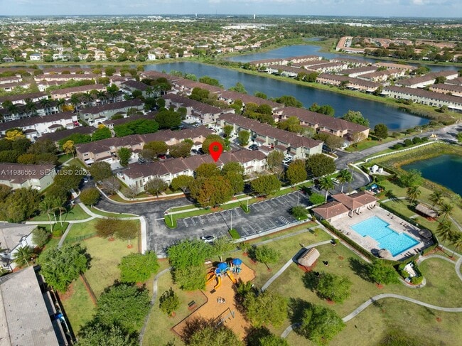 Building Photo - 1947 SE 24th Terrace