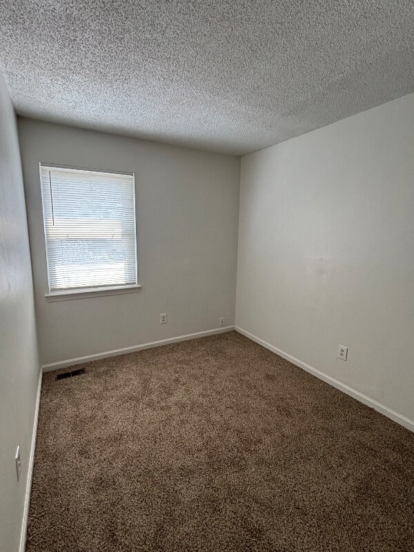 Building Photo - 1211 Warwick Dr