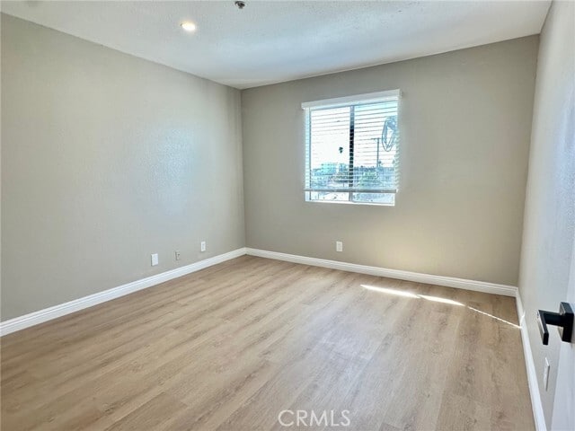 Building Photo - 1052 S Mariposa Ave
