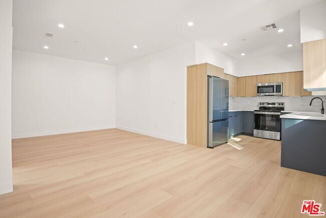 Building Photo - 1709 Burnside Ave