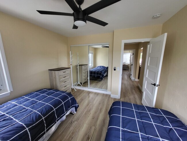 Building Photo - 3765 Elliott St