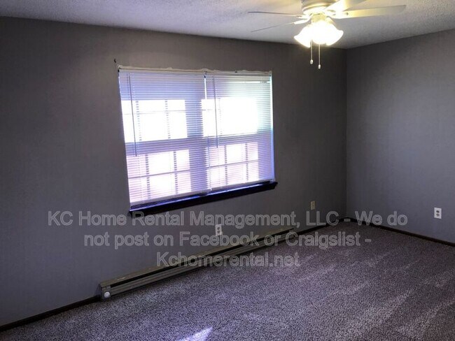 Building Photo - 551 N Somerset Terrace