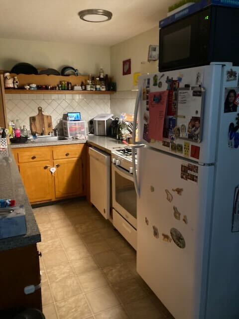 Building Photo - 70 Barrows St