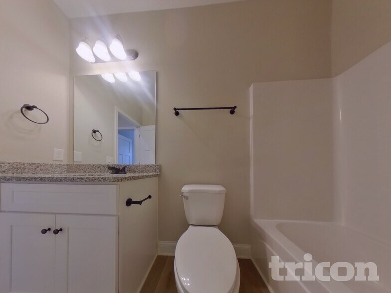 Building Photo - 319 Arbor Cir