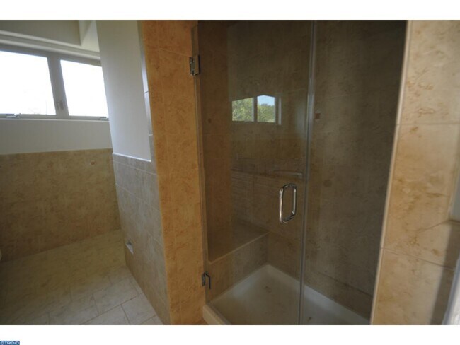 Building Photo - Beautiful 4 Bed, 3.5 Bath Home Available Summer 2019