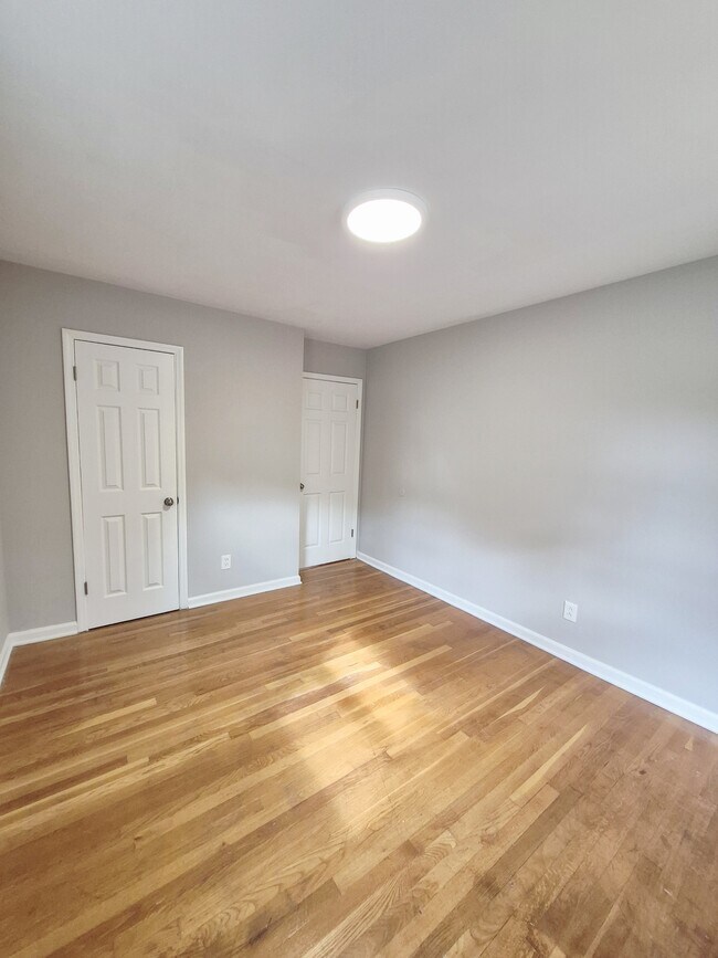 Building Photo - 97 Waterview Dr