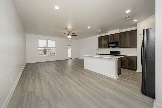Building Photo - 8461 Adelaide Dr