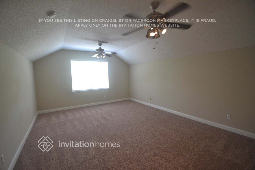 Building Photo - 382 Edge of Woods Rd