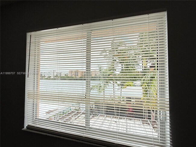 Building Photo - 8428 NW 103rd St