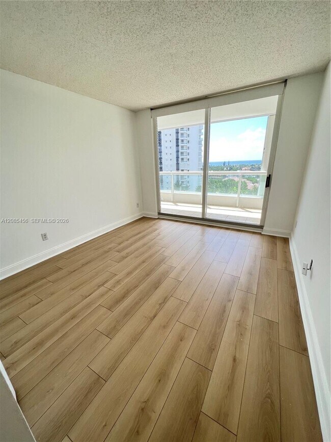 Building Photo - 21055 Yacht Club Dr