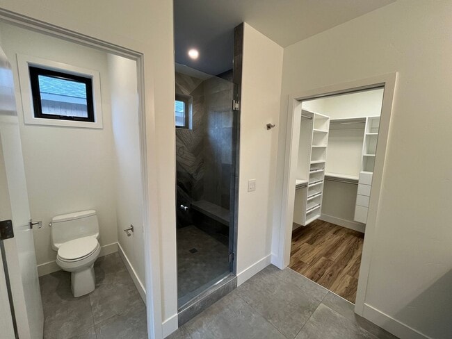 Building Photo - Gorgeous Tetherow 4 Bedroom + Office