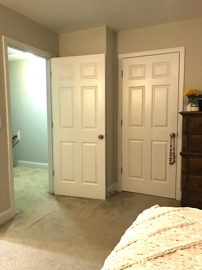 Building Photo - Stones Creek Townhome Condo!