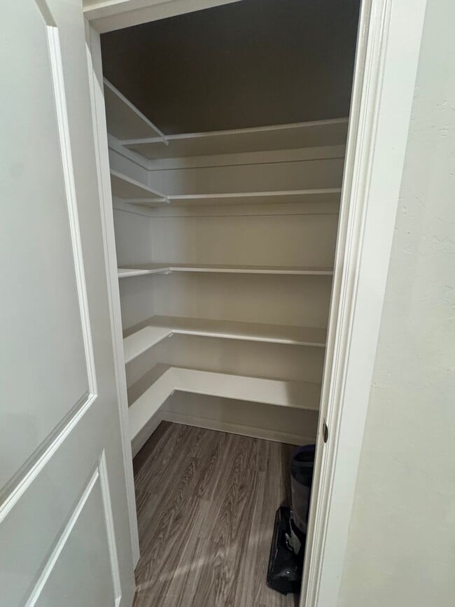 Building Photo - Stunning fully furnished 3 Bed 2.5 bath homes in The Enclave!