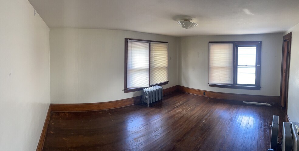 Building Photo - 122 E Hamilton Ave