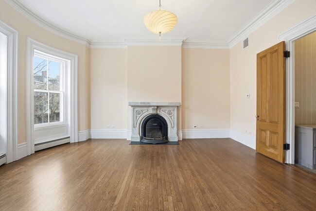 Building Photo - 150 W Concord St