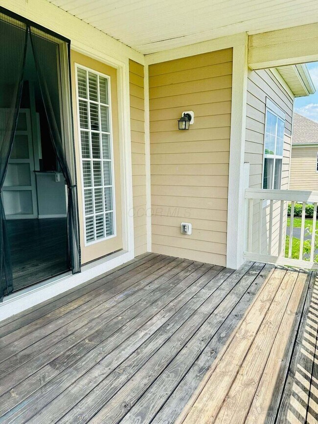 Building Photo - 3225 Rossmore Cir