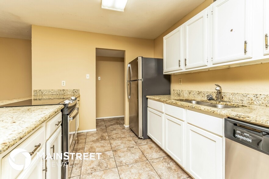 Building Photo - 7106 Flameleaf Pl