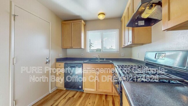 Building Photo - 1139 St Anthony Ln