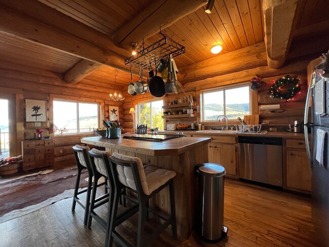 Building Photo - Fully Furnished Cabin with great views. Lo...