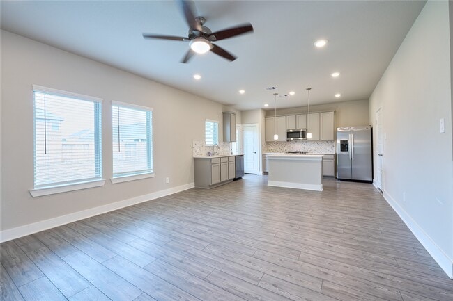 Building Photo - 10533 Preserve Wy