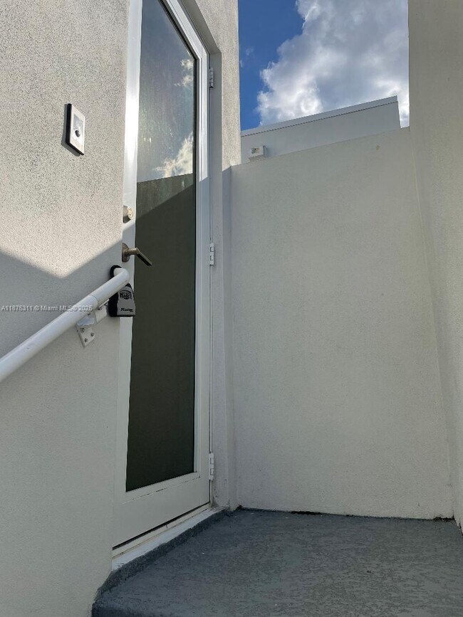 Building Photo - 10317 NW 66th St